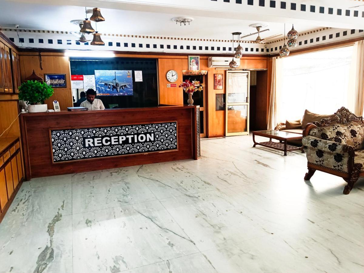 Hotel Krone Near Igi Airport Delhi Új-Delhi Kültér fotó